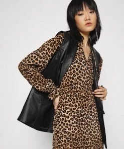 Moves Damen LAVISA Freizeitkleid Beige 11 Moves Damen LAVISA Freizeitkleid Beige -Moves Offizieller Webshop 09a578a3a89546ecb4dd2046b266d762