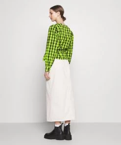 Moves PATTI WRAP Bluse Neon Green Damen 10 Moves PATTI WRAP Bluse Neon Green Damen -Moves Offizieller Webshop 0c6af6bafa0a468a8756e5d782903f14