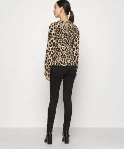 Moves Damen DANIMA Bluse Cocoon -Moves Offizieller Webshop 13d4e4d11c93476890630dcee525dce7