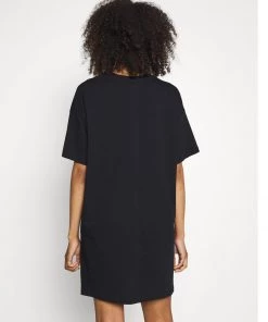 Moves SARALI T Shirt Print Black Damen -Moves Offizieller Webshop 19707a1825454334b71340dd2b9d5010