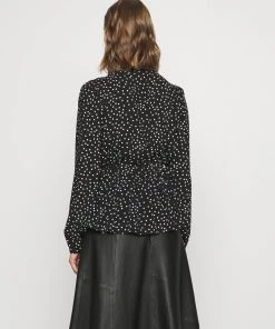 Moves Damen TRINNE Bluse Black -Moves Offizieller Webshop 31bf9ca23f84484ebc0bbec909de1fba