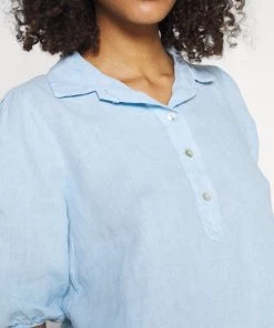 Moves Damen LUNIMA Bluse Light Blue -Moves Offizieller Webshop 36e851c928cf46f592b1ba1012b7bb5d