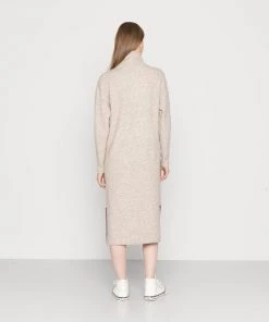 Moves Damen BRADLIE Strickkleid Beige -Moves Offizieller Webshop 3a7f9eeee8fa45febf0ec74ca4714d71
