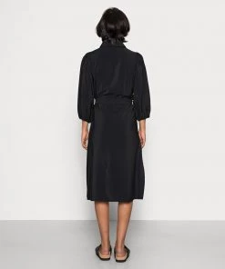 Moves GITLA Freizeitkleid Black Damen -Moves Offizieller Webshop 3ff934b1cb92490398545af79b8d21a0