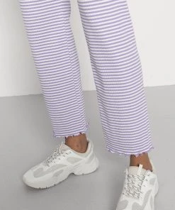 Moves Damen PYSTI Stoffhose Lavender -Moves Offizieller Webshop 4d83aca0f3014731a834beff8e6b6332
