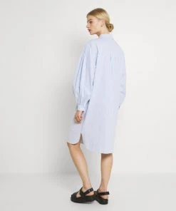 Moves Damen LIPI Blusenkleid Light Blue -Moves Offizieller Webshop 5a4a05ca664b473497816a362629d3fd
