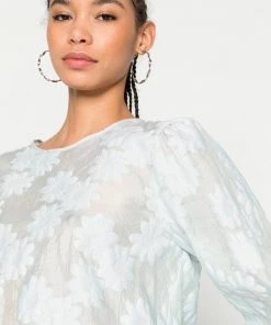 Moves Damen MALUSSI Bluse Desert Sage -Moves Offizieller Webshop 63436be59ae642418b51c1bc162bbf6c