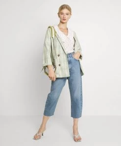 Moves Damen LUNIA Bluse White -Moves Offizieller Webshop 6ce4740dcd7148fc9bf82241098b5263