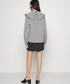 Moves Damen MILUNA Hemdbluse Black -Moves Offizieller Webshop 725df8fc2e714d6d9aa7b5f26a0fc35b