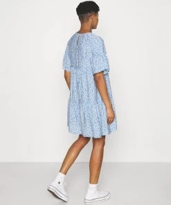 Moves Damen GIRAL Freizeitkleid Blue Bell -Moves Offizieller Webshop 7e037e8adf2348baa9455edeee49a4b3