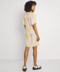 Moves Damen JINNA Blusenkleid Impala -Moves Offizieller Webshop 8e15817a67de42adb278a19af7eddbee