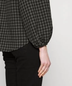 Moves Damen KALLI Bluse Smoked Grey -Moves Offizieller Webshop 9bd8084144d64a31b9918323ff611850