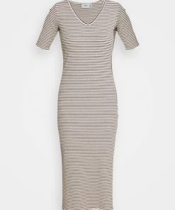 Moves Damen MOLISA Freizeitkleid Cocoon -Moves Offizieller Webshop 9d66af499a4442d4acce1e6a5fc0b0cd