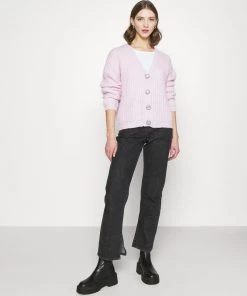 Moves Damen VINSE Strickjacke Bright Lavender 9 Moves Damen VINSE Strickjacke Bright Lavender -Moves Offizieller Webshop a39d8ce352374de8b97e0046279c4220