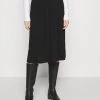 Moves KIA MIDI A Linien Rock Black Damen