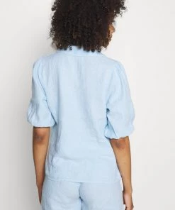 Moves Damen LUNIMA Bluse Light Blue -Moves Offizieller Webshop adf901753ba54097abbc407a2dd8f364