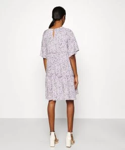 Moves Damen GIRAL DRESS Freizeitkleid Lavender Blue -Moves Offizieller Webshop b6e6d783599e42618fe5ad9c7e159b2d