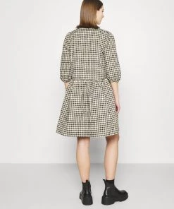 Moves KVILLE 1983 Freizeitkleid Cocoon Damen -Moves Offizieller Webshop b8a40c7182b144baa909c797beabdd18