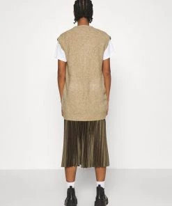 Moves Damen LAERKE Strickjacke Iced Coffee 10 Moves Damen LAERKE Strickjacke Iced Coffee -Moves Offizieller Webshop c3c63cc16efd49b9a74723e3d55c353d