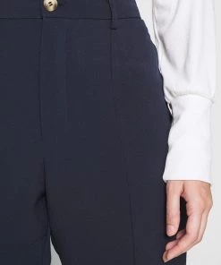 Moves Damen LUNI DRESSED PANT Stoffhose Navy -Moves Offizieller Webshop c796e1c4a2b54dd0bfb35bcebdea0151