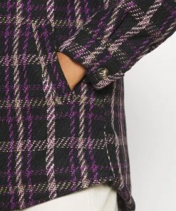 Moves SUSTANNI Kurzmantel Royal Lilac Damen -Moves Offizieller Webshop d207ac20f2044b909a5fe830485efffe