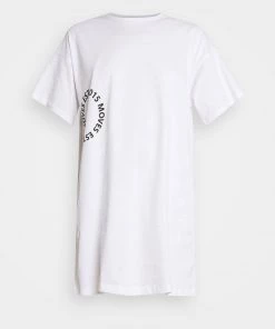 Moves SARALI T Shirt Print White Damen -Moves Offizieller Webshop f8a9cf7155b847cd8f78746b1d4eb425