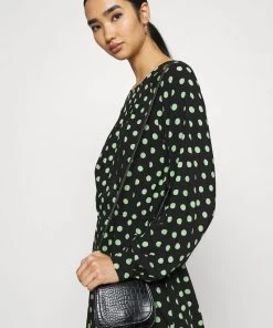 Moves ULLIA Freizeitkleid Black Damen 12 Moves ULLIA Freizeitkleid Black Damen -Moves Offizieller Webshop fb329428e0be4f24b81dcd724a09bf13