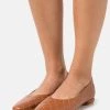 L37 Damen WOMAN'S WORLD Klassischer Ballerina Brown 2 L37 Damen WOMAN'S WORLD Klassischer Ballerina Brown -Moves Offizieller Webshop 48d13b8ad9e14d699adb22ce44333f29