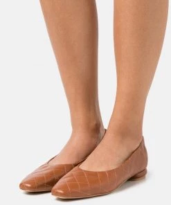 L37 Damen WOMAN'S WORLD Klassischer Ballerina Brown