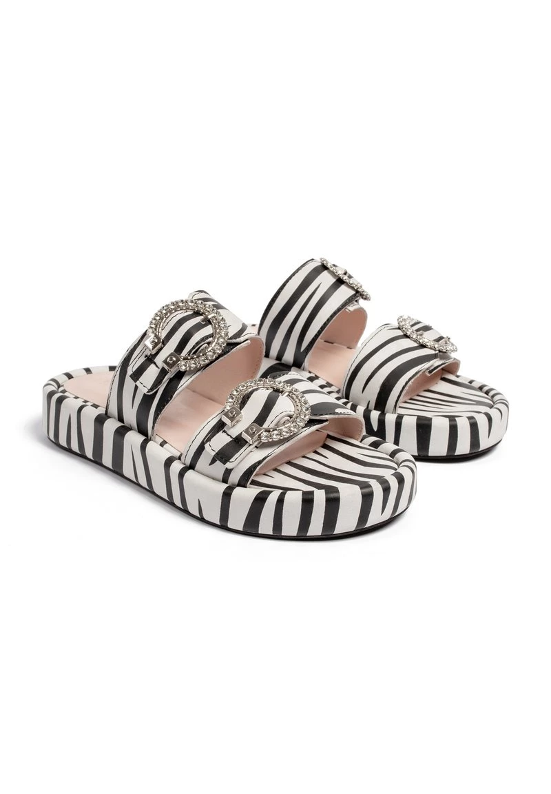 L37 IT'S UNUSUAL Riemensandalette White And Black Damen 7 L37 IT'S UNUSUAL Riemensandalette White And Black Damen – Bild 5