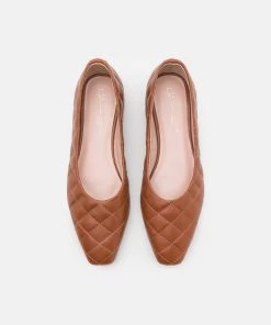 L37 Damen WOMAN'S WORLD Klassischer Ballerina Brown 13 L37 Damen WOMAN'S WORLD Klassischer Ballerina Brown -Moves Offizieller Webshop c69fc6bc3129498e801433af23cad419