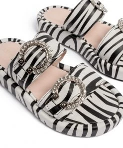 L37 IT'S UNUSUAL Riemensandalette White And Black Damen 10 L37 IT'S UNUSUAL Riemensandalette White And Black Damen -Moves Offizieller Webshop c71f220d8e104dbfa0e3d75aa8b7f0ae