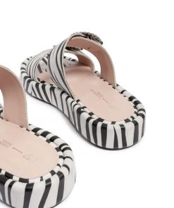 L37 IT'S UNUSUAL Riemensandalette White And Black Damen 9 L37 IT'S UNUSUAL Riemensandalette White And Black Damen -Moves Offizieller Webshop eba85c8904844540aa77ce64aa37cd01